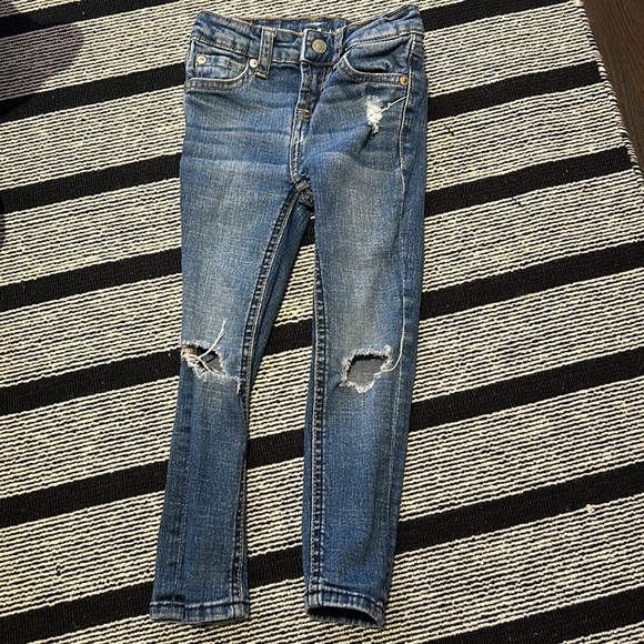 7 For All Mankind size 4 kid’s distressed skinny denim jeans - Picture 3 of 6